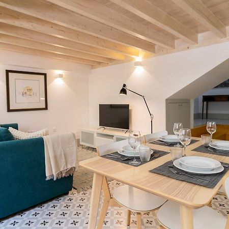 Central Stunning Duplex W/ Patio By Lovelystay Porto Exterior photo