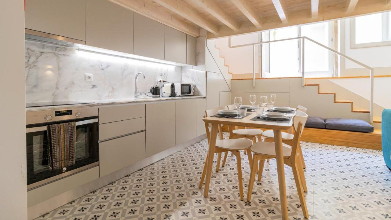 Central Stunning Duplex W/ Patio By Lovelystay Porto Exterior photo